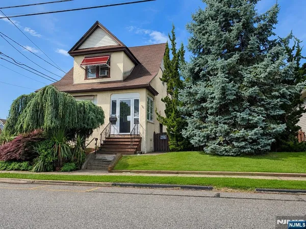 $599,900 | 72 Rosedale Avenue, Elmwood Park, NJ 07407