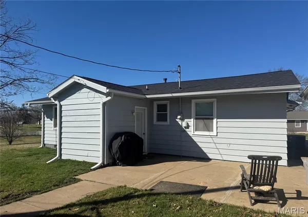 $184,000 | 647 Dawson Drive, Paris, MO 65275