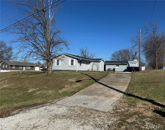 $184,000 | 647 Dawson Drive, Paris, MO 65275