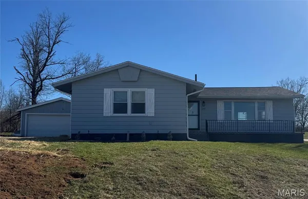 $184,000 | 647 Dawson Drive, Paris, MO 65275