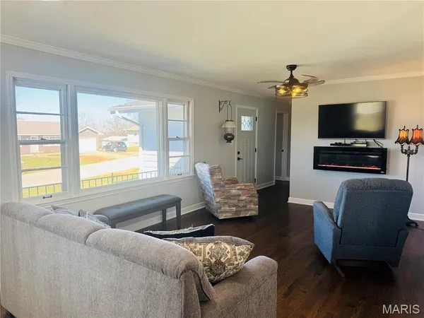$184,000 | 647 Dawson Drive, Paris, MO 65275