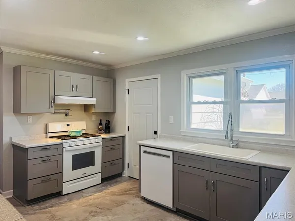 $184,000 | 647 Dawson Drive, Paris, MO 65275