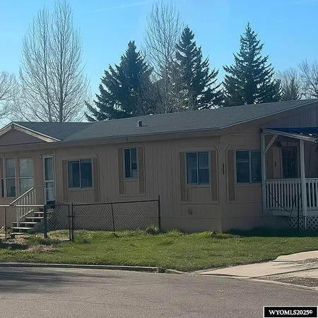$220,000 | 222 Roosevelt Avenue, Evanston, WY 82930