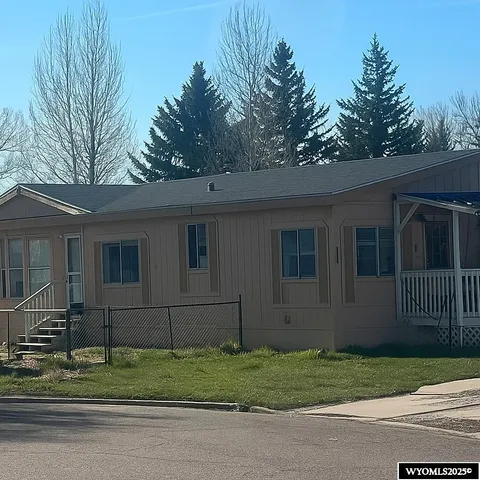 $240,000 | 222 Roosevelt Avenue, Evanston, WY 82930