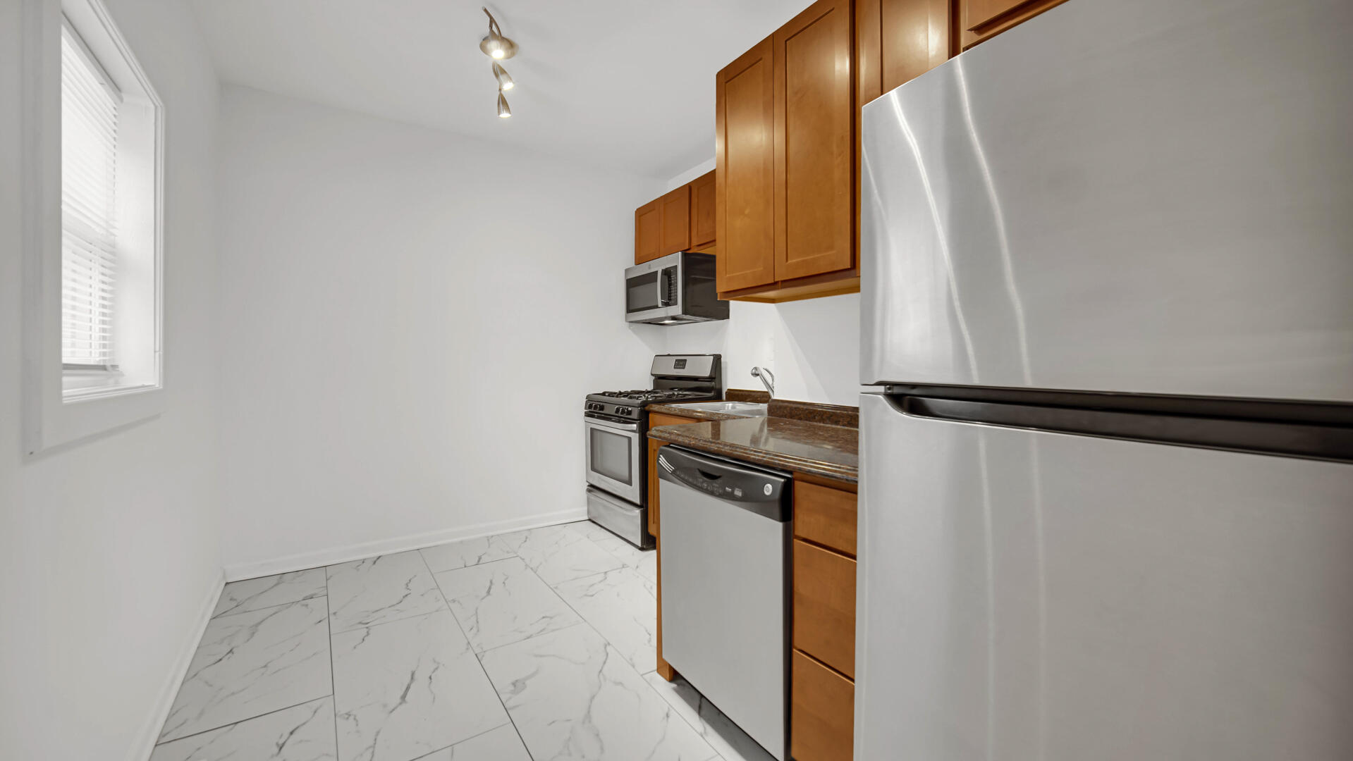 555 Locust Street, Unit 1 Valparaiso, IN 46383 - Photo 5 of 11 1919x1080