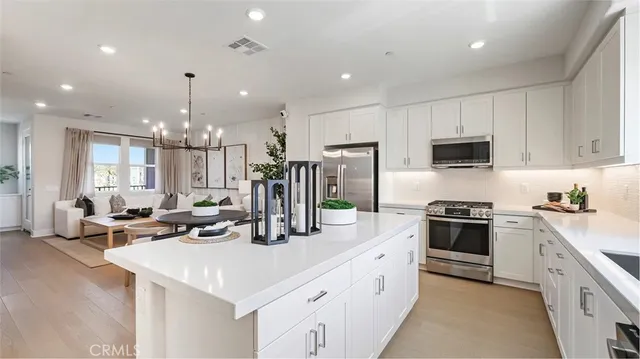 $922,990 | 1730 East Park Lane, Unit 16, Anaheim, CA 92805