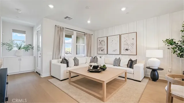 $922,990 | 1730 East Park Lane, Unit 16, Anaheim, CA 92805