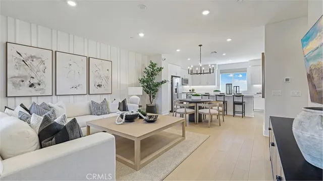 $922,990 | 1730 East Park Lane, Unit 16, Anaheim, CA 92805