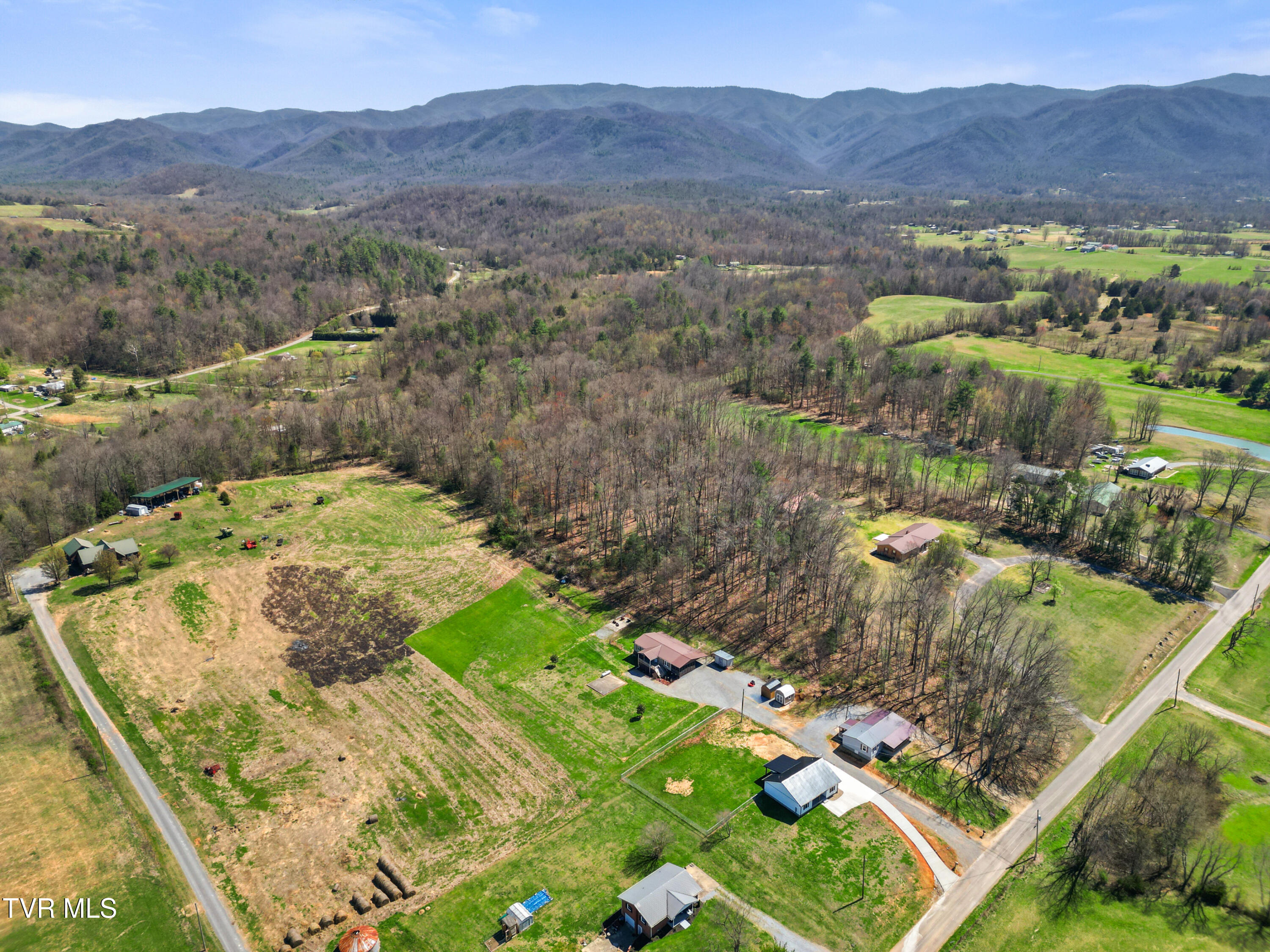645-647 Seaton Road Afton, TN 37616 - Photo 11 of 48 DJI_0183