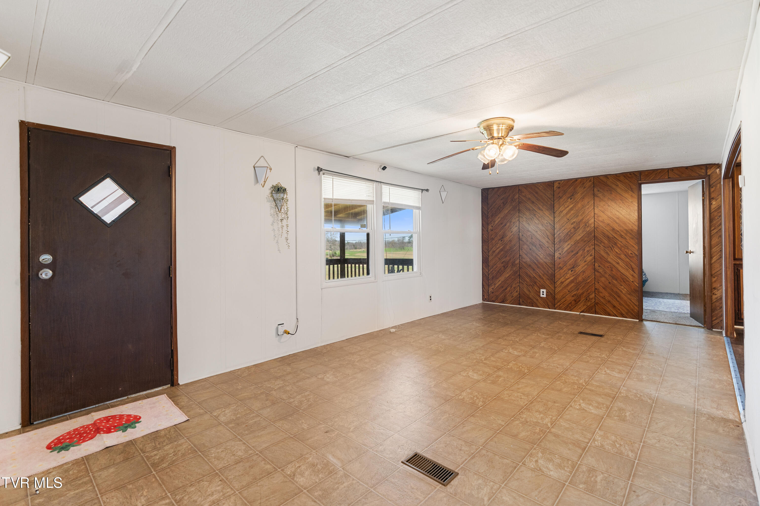 645-647 Seaton Road Afton, TN 37616 - Photo 24 of 48 DSC09365