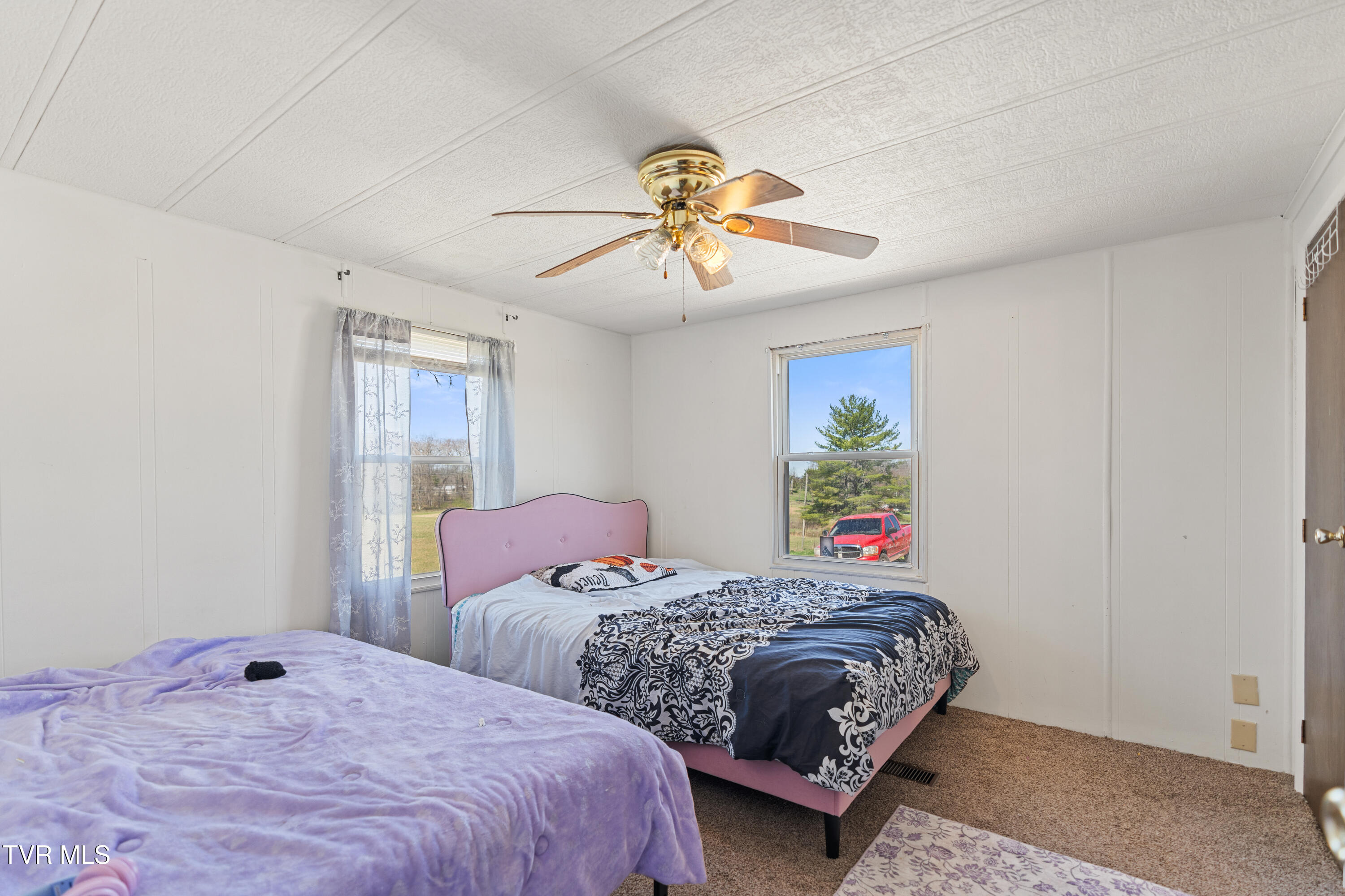 645-647 Seaton Road Afton, TN 37616 - Photo 25 of 48 DSC09368