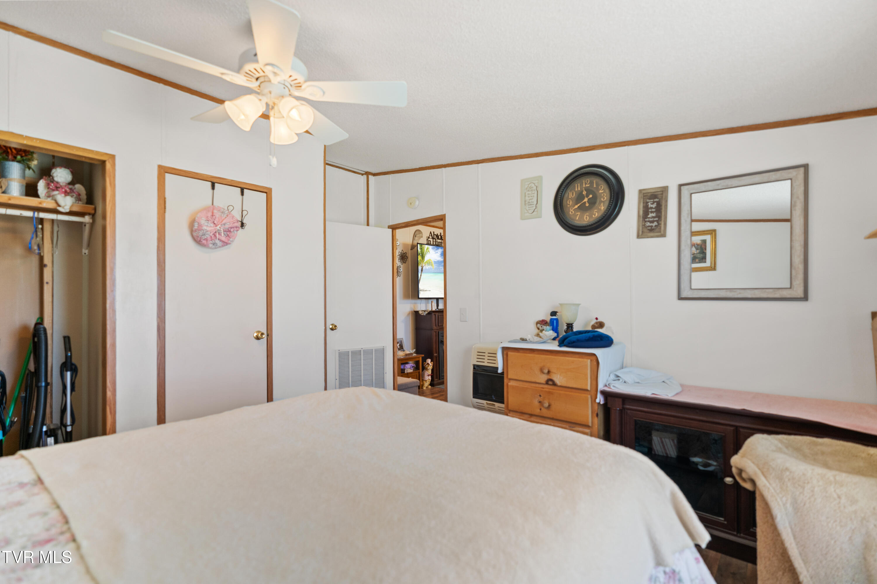 645-647 Seaton Road Afton, TN 37616 - Photo 40 of 48 DSC09413