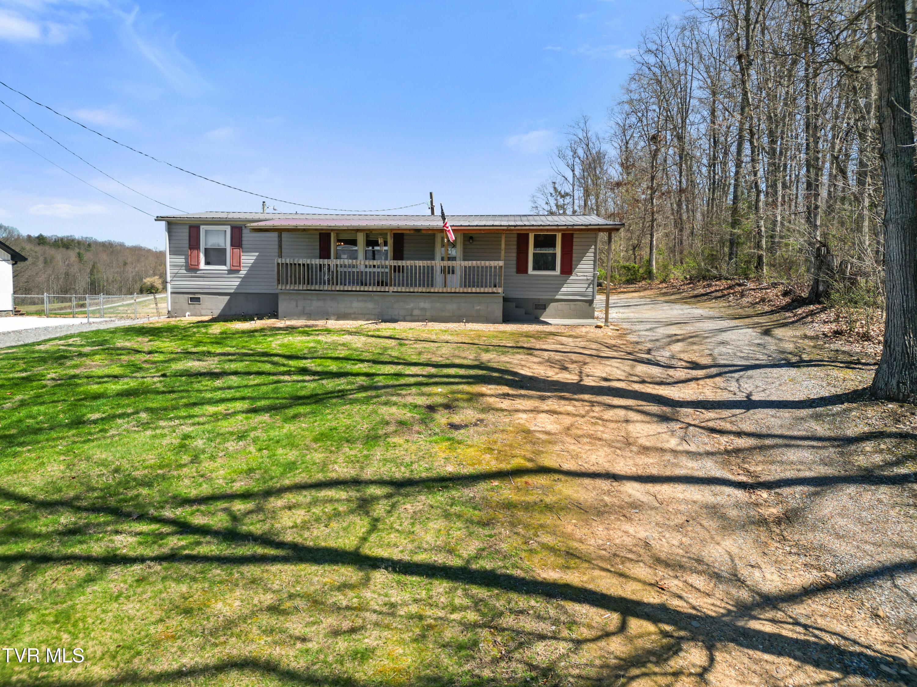 645-647 Seaton Road Afton, TN 37616 - Photo 7 of 48 DJI_0181