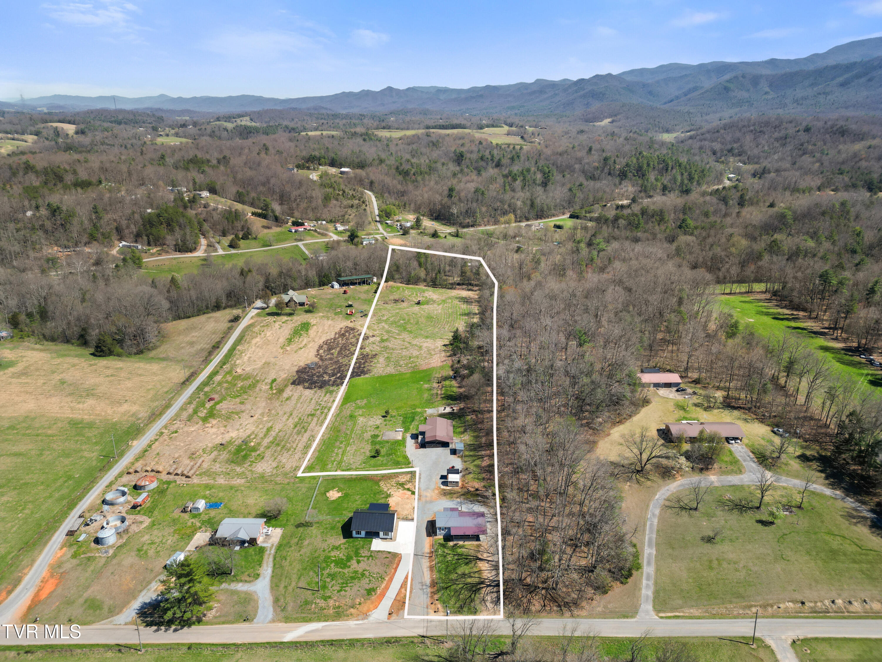 645-647 Seaton Road Afton, TN 37616 - Photo 8 of 48 Seaton Property Outline
