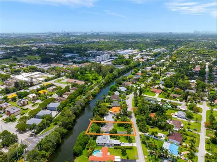 $950,000 | 14001 South Biscayne River Drive, Miami, FL 33161