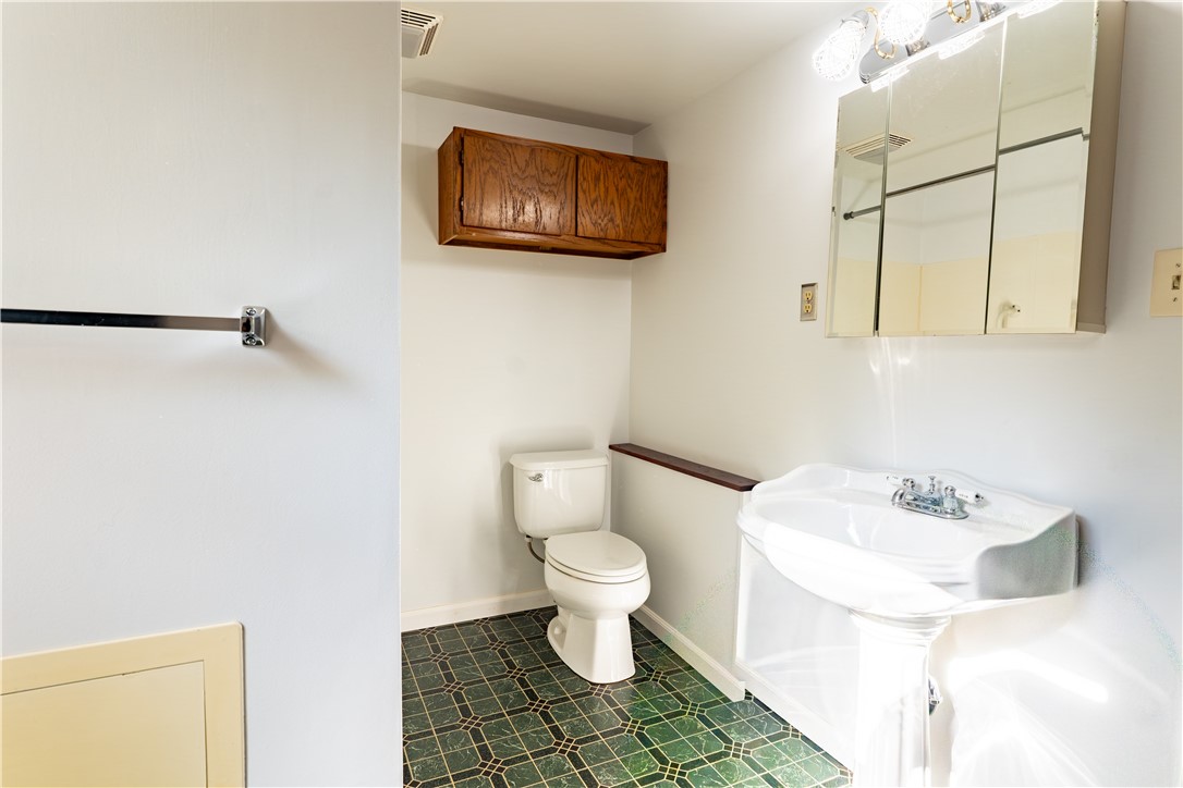 58 Coventry Avenue Rochester, NY 14610 - Photo 16 of 20 2nd floor Full bath