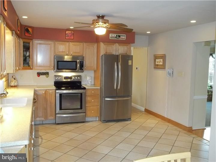 904 Sage Road West Chester, PA 19382 - Photo 6 of 23 Kitchen