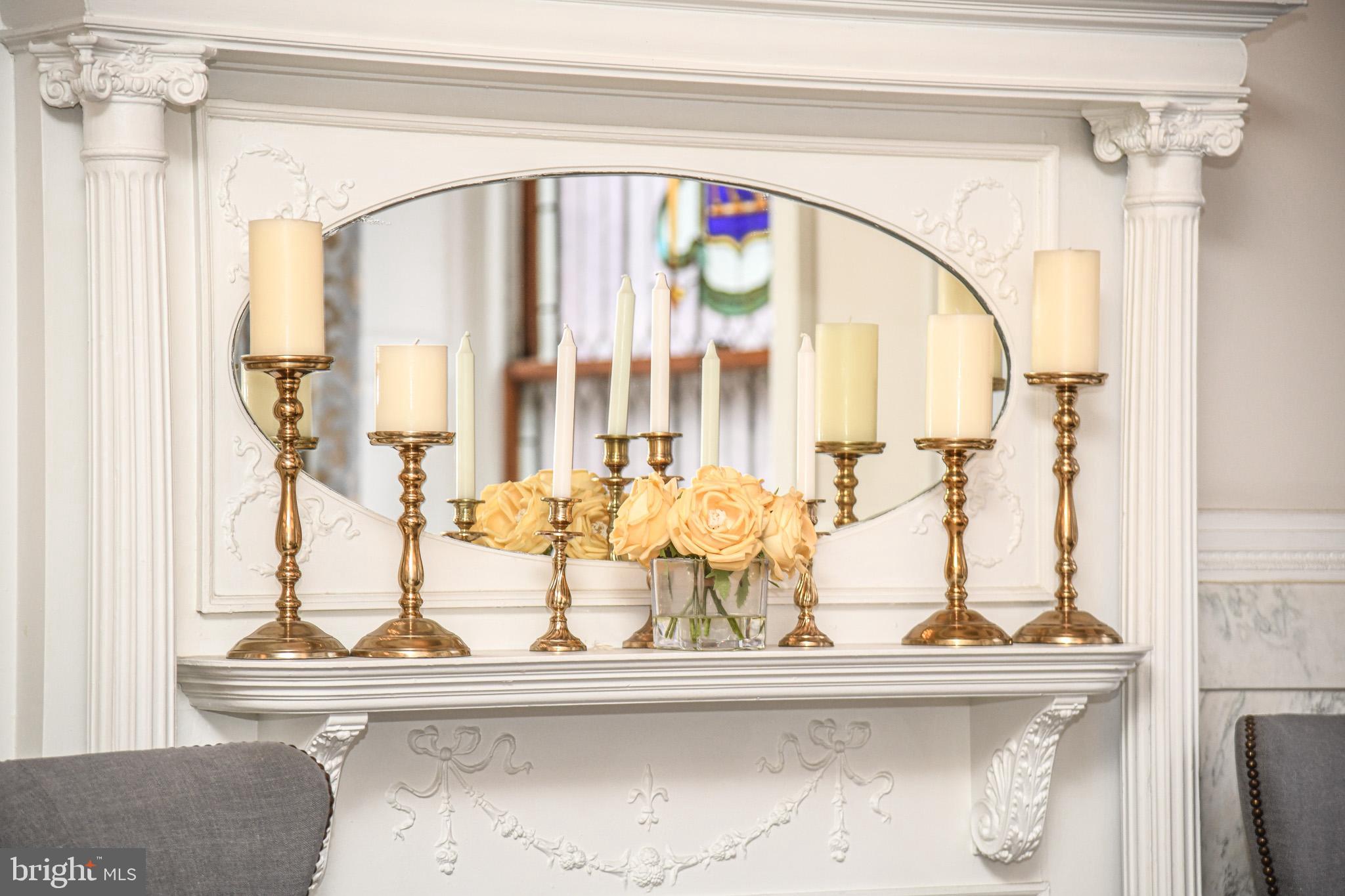 1811-19 Chestnut Street, Unit 404 Philadelphia, PA 19103 - Photo 13 of 17 a view of a living room