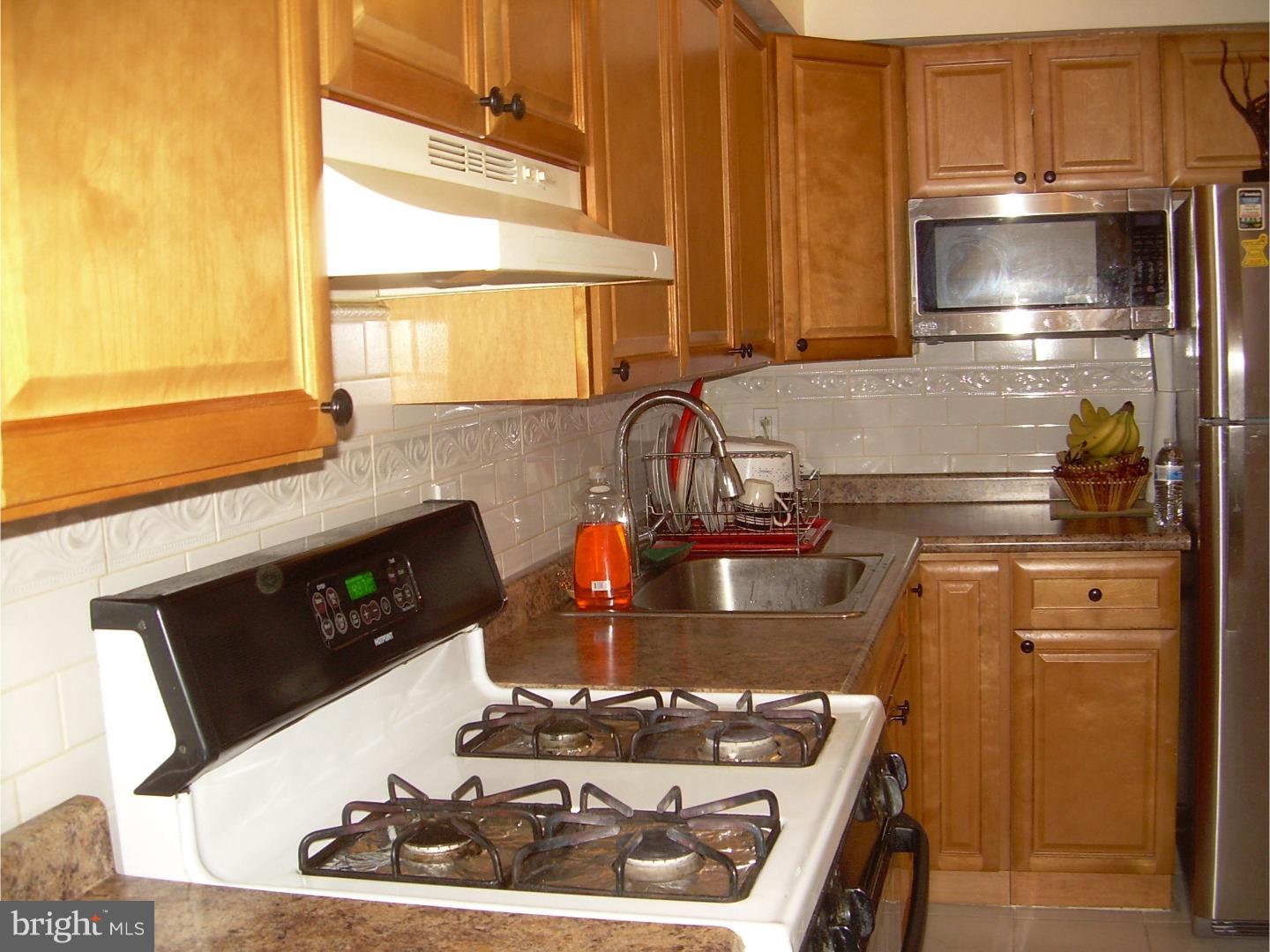 5549 Rising Sun Avenue Philadelphia, PA 19120 - Photo 10 of 25 Kitchen