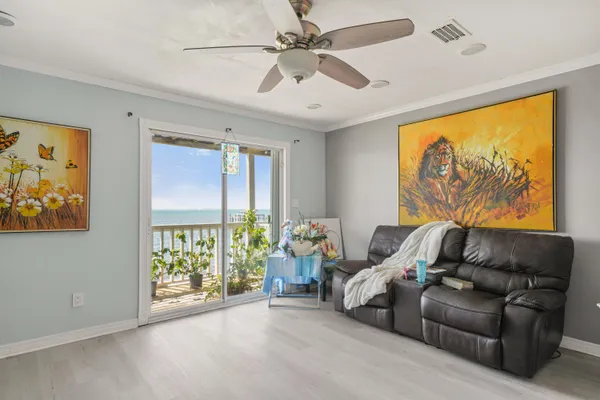 $275,000 | 5539 Soundside Drive, Unit K, Gulf Breeze, FL 32563