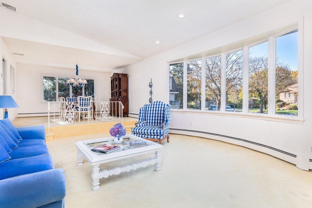 3 Yorkshire Road Marblehead, MA 01945 - Photo 4 of 42 Gallery Image 4