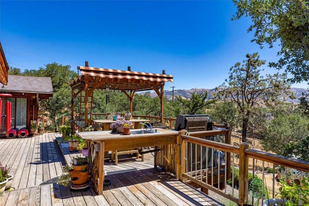 24087 Clover Spring Road Tehachapi, CA 93561 - Photo 63 of 73