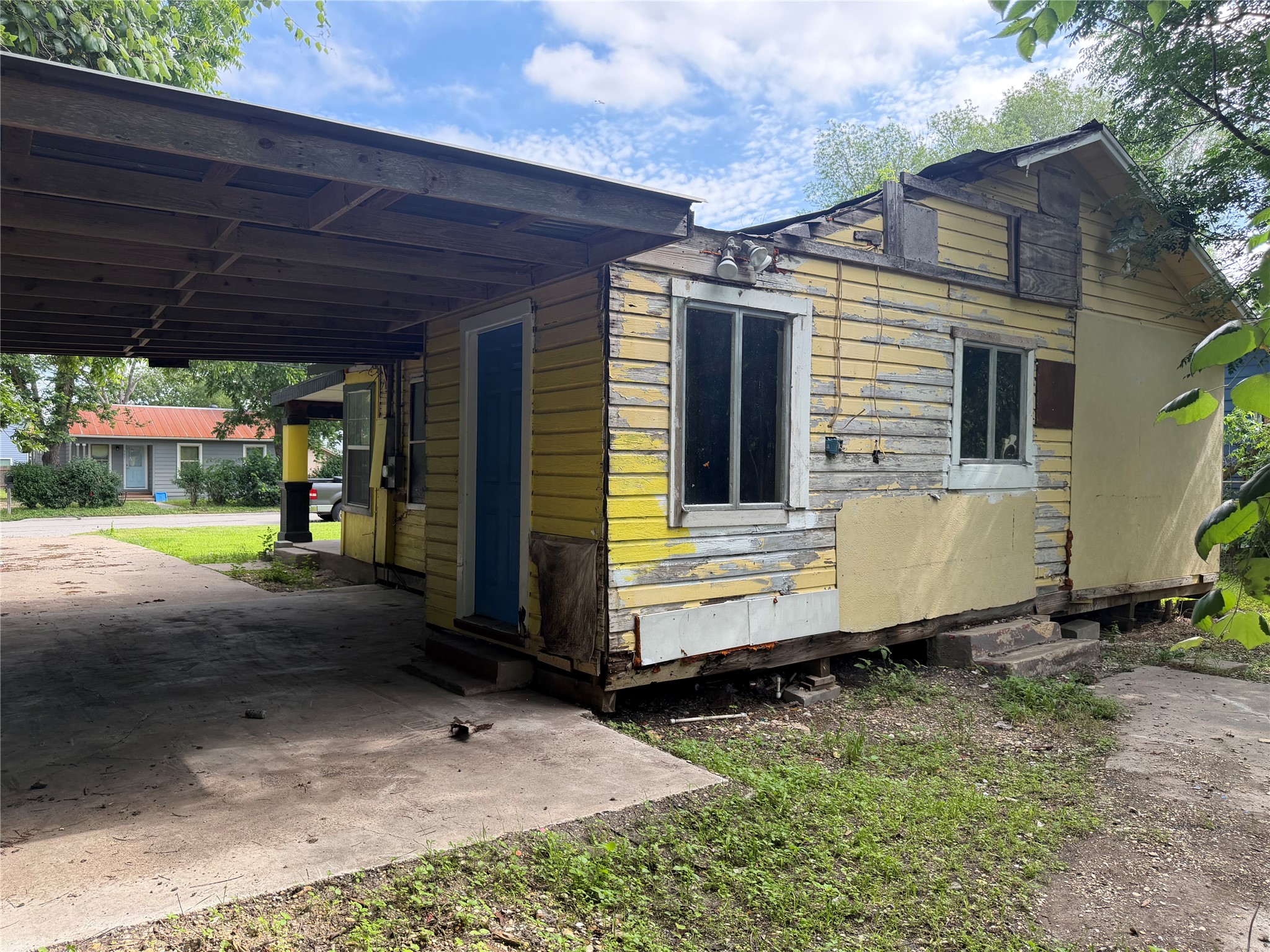 506 Ruddy Street Lockhart, TX 78644 - Photo 5 of 15