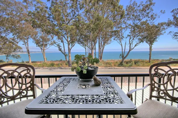 $949,000 | 825 Balboa Avenue, Unit 205, Capitola, CA 95010