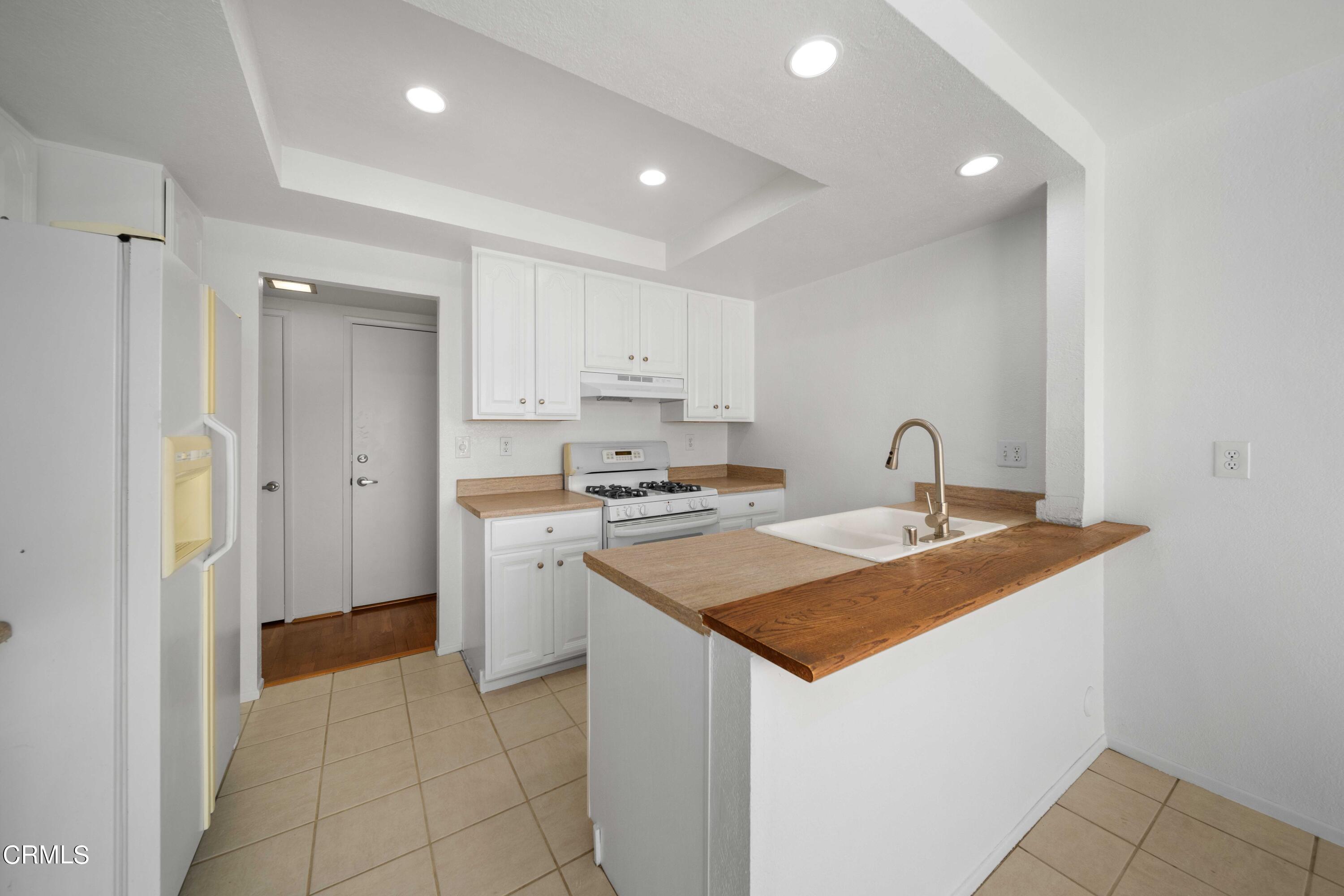 560 Chapala Drive Camarillo, CA 93010 - Photo 12 of 33 560 Chapala Dr-12