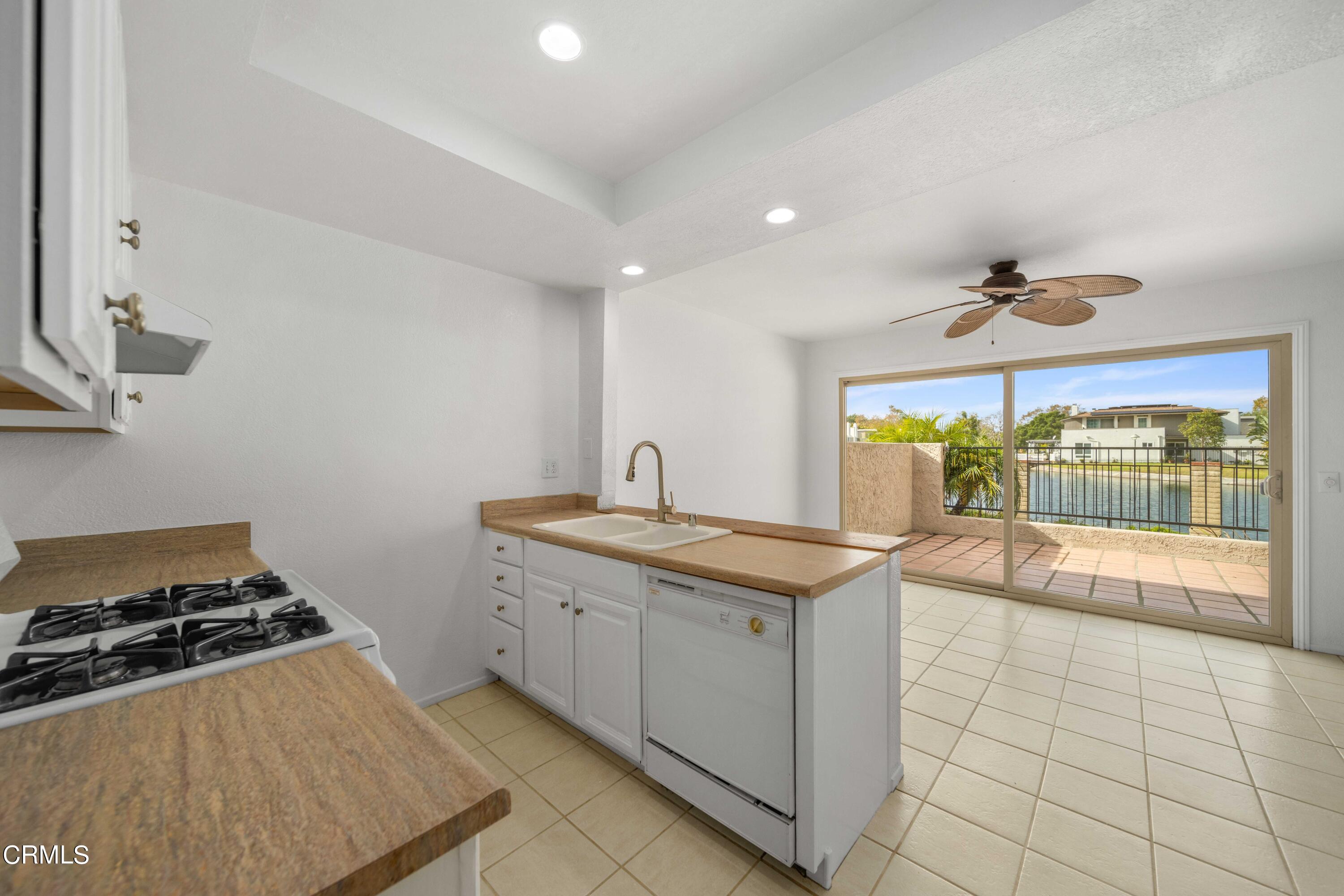 560 Chapala Drive Camarillo, CA 93010 - Photo 15 of 33 560 Chapala Dr-15