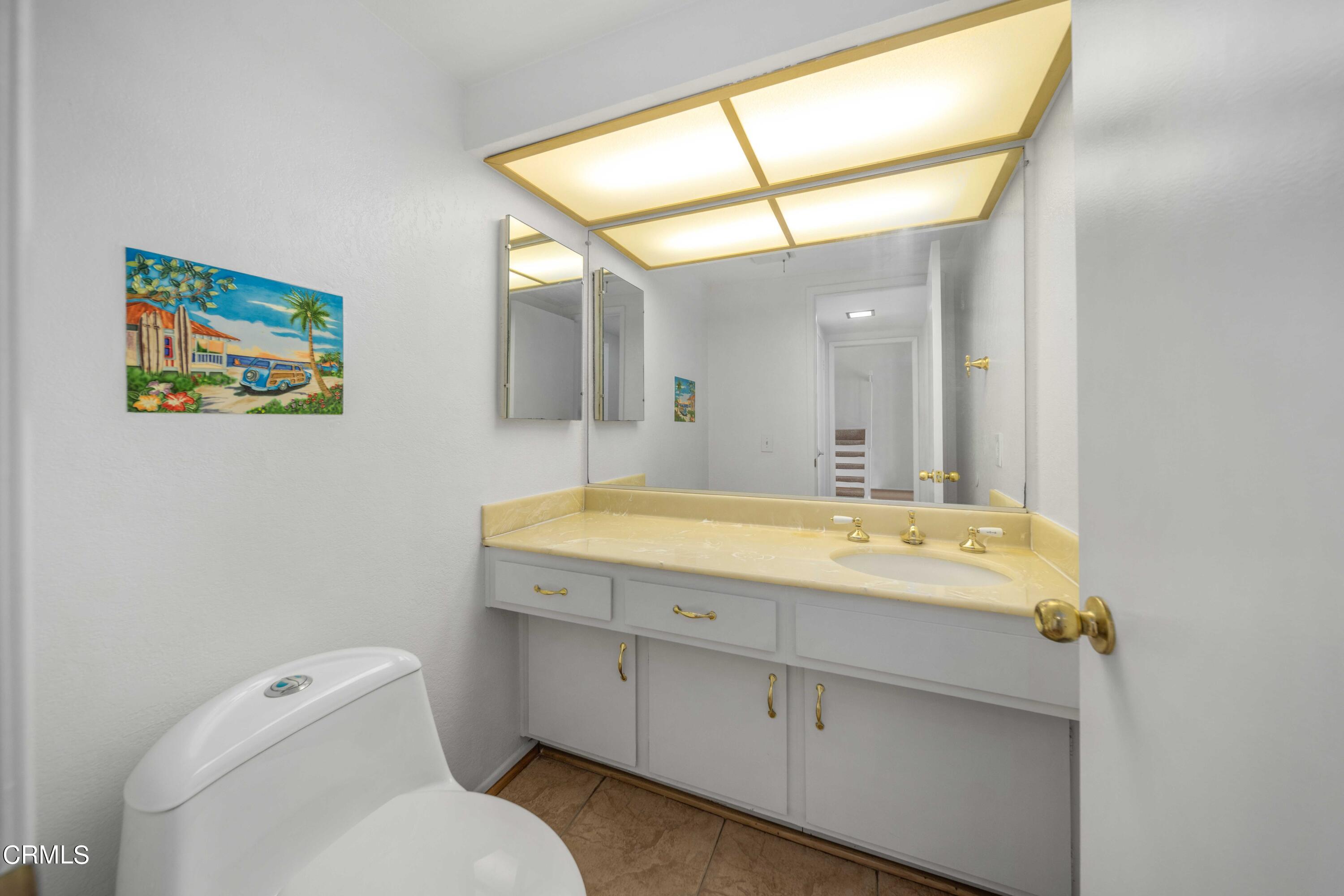 560 Chapala Drive Camarillo, CA 93010 - Photo 16 of 33 560 Chapala Dr-16