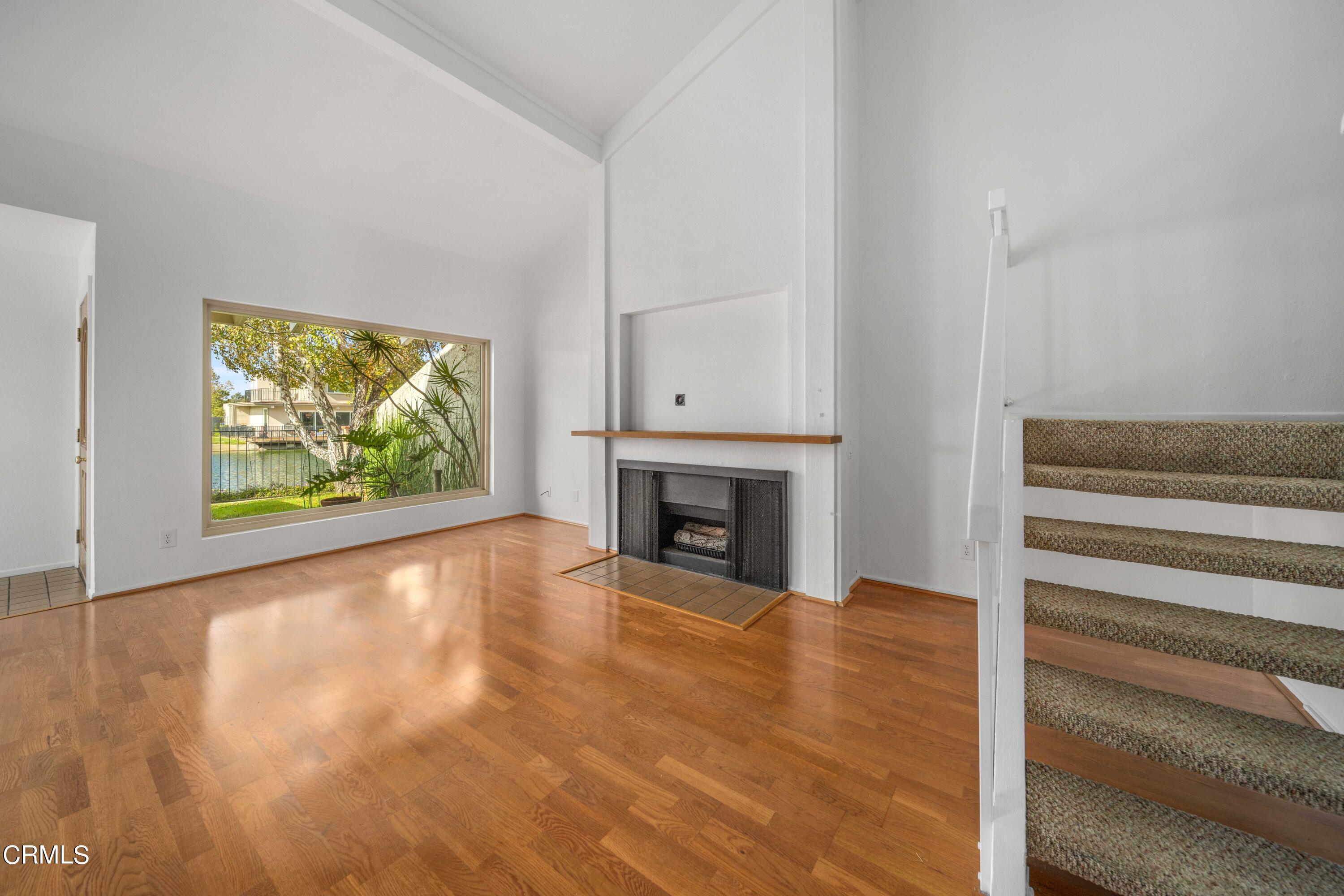 560 Chapala Drive Camarillo, CA 93010 - Photo 5 of 33 560 Chapala Dr-5