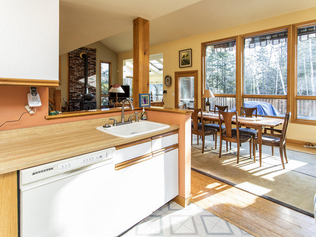 10 Capitol Island Road Southport, ME 04576 - Photo 18 of 33 Kitchen