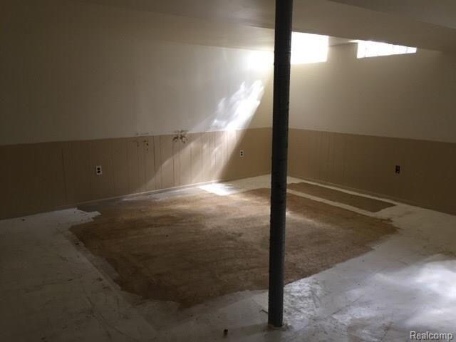 3665 Mark Road Waterford, MI 48328 - Photo 16 of 17 16.jpg