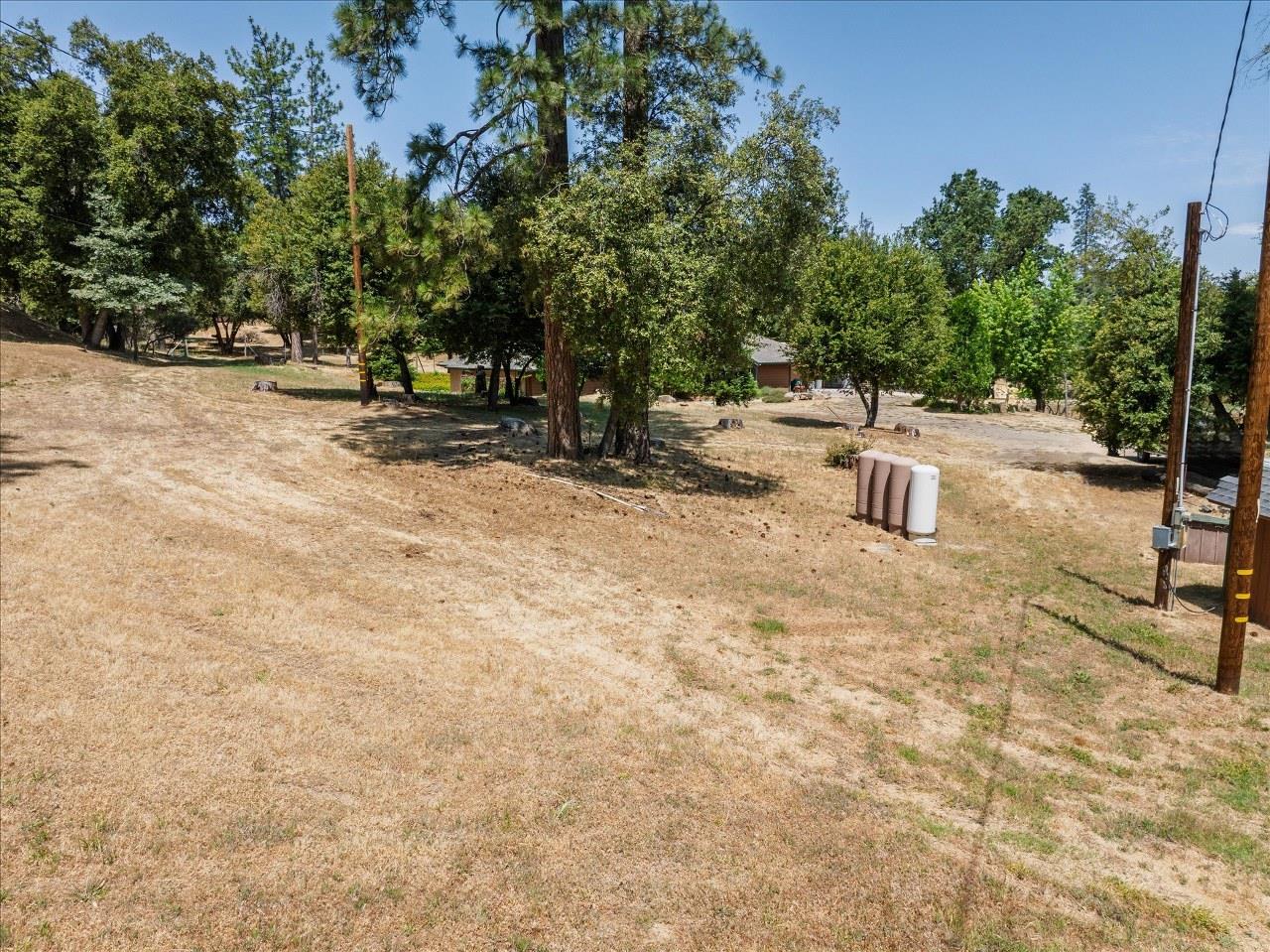 38090 Wortham Road Oakhurst, CA 93644 - Photo 52 of 54 a view of outdoor space with seating