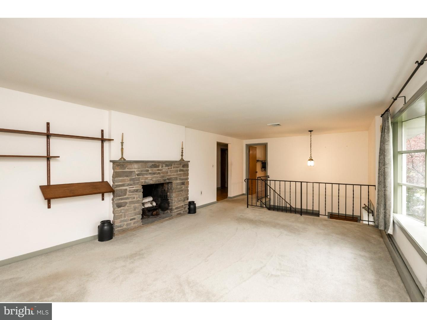 1188 Laurelwood Road Pottstown, PA 19465 - Photo 3 of 25 Living Room