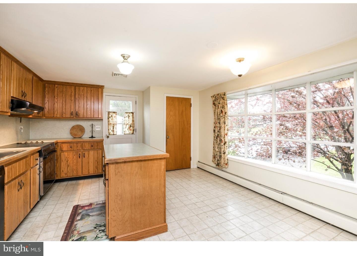 1188 Laurelwood Road Pottstown, PA 19465 - Photo 8 of 25 Kitchen