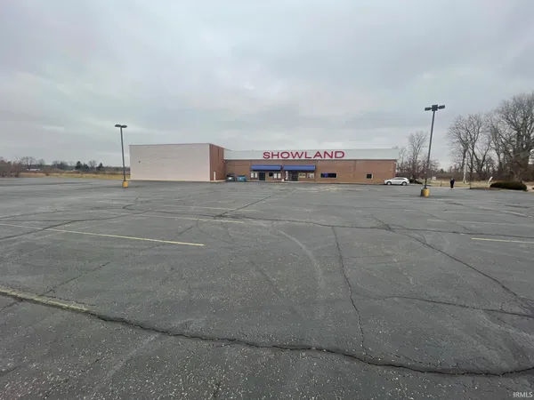 $1,500,000 | 2745 North Oak Road, Plymouth, IN 46563