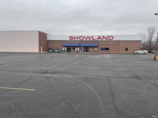 $1,500,000 | 2745 North Oak Road, Plymouth, IN 46563