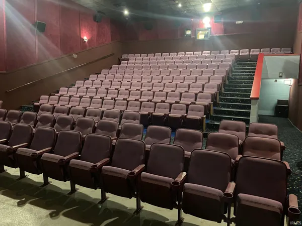 $1,500,000 | 2745 North Oak Road, Plymouth, IN 46563