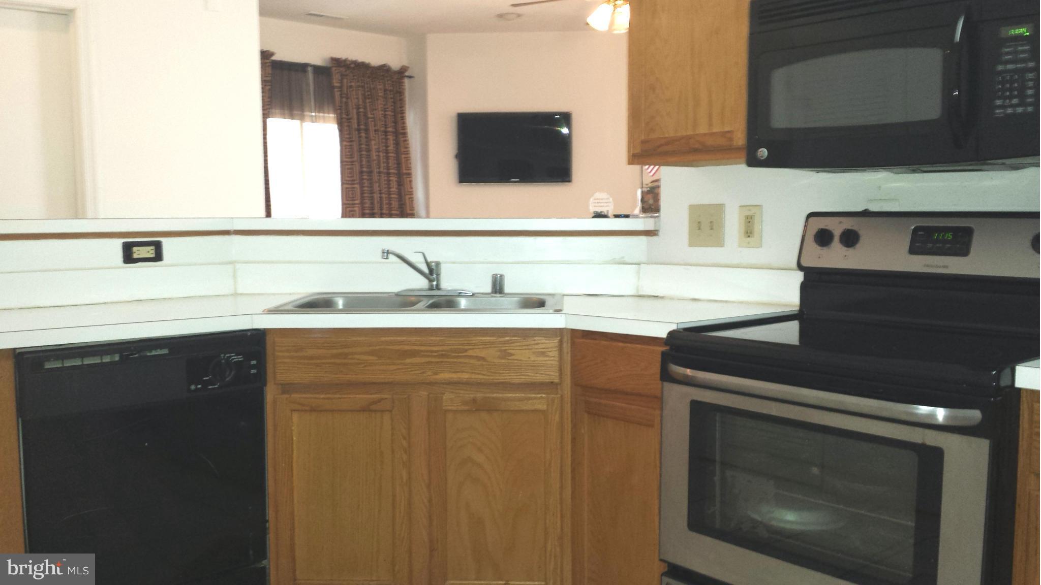 7206 Bogley Road, Unit 201 Baltimore, MD 21244 - Photo 10 of 15 Kitchen