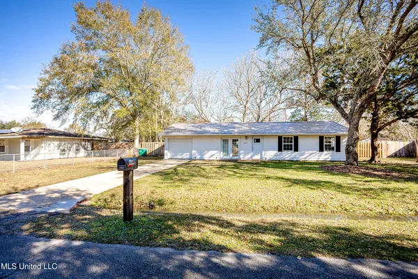 $1,650 | 4640 Hilltop Drive, Ocean Springs, MS 39564