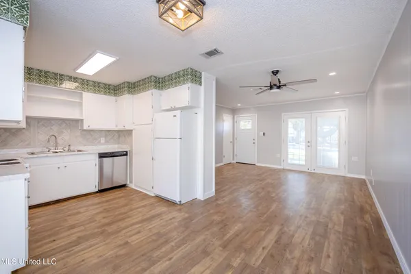 $1,650 | 4640 Hilltop Drive, Ocean Springs, MS 39564