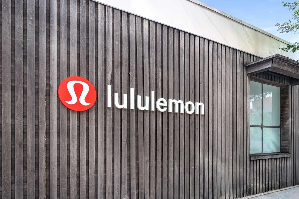 1100 Howell Mill Road Northwest, Unit 201 Atlanta, GA 30318 - Photo 36 of 50 a view of entryway