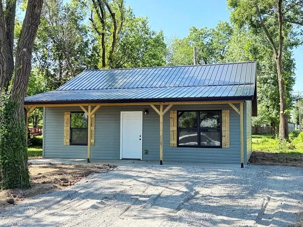 $125,900 | 106 East Lafayette Street, El Dorado Springs, MO 64744