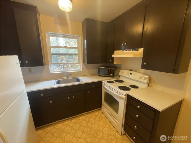 $1,699,950 | 317 17th Avenue East, Seattle, WA 98112