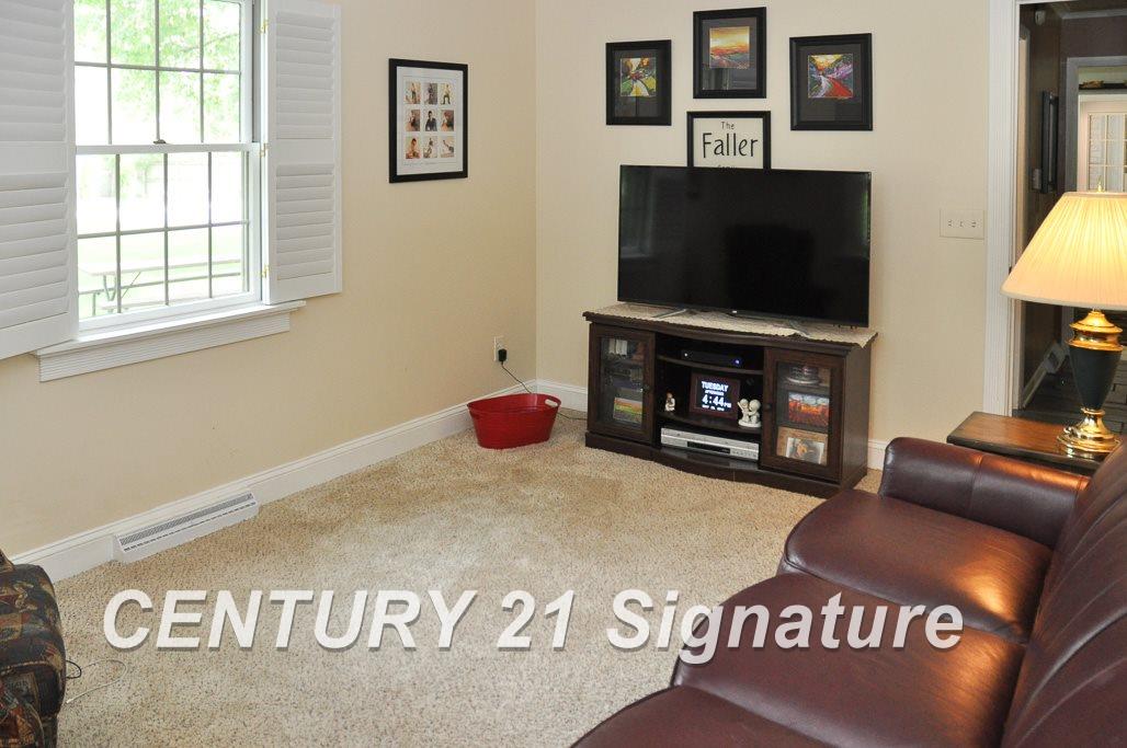 835 Somerset Road Saginaw, MI 48638 - Photo 8 of 32