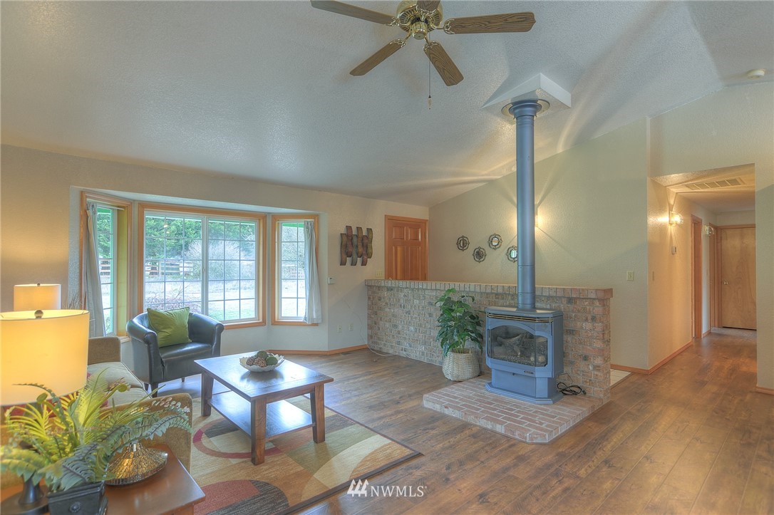 9333 Delphi Road Southwest Olympia, WA 98512 - Photo 11 of 25 Gallery Image 11