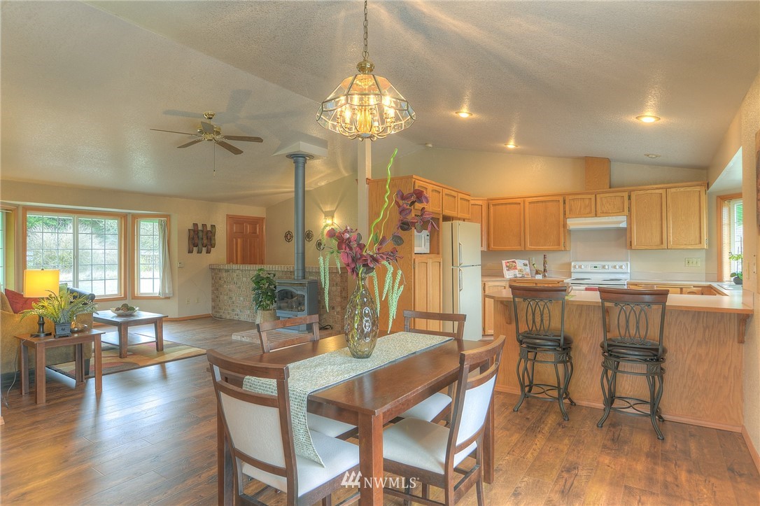 9333 Delphi Road Southwest Olympia, WA 98512 - Photo 4 of 25 Gallery Image 4