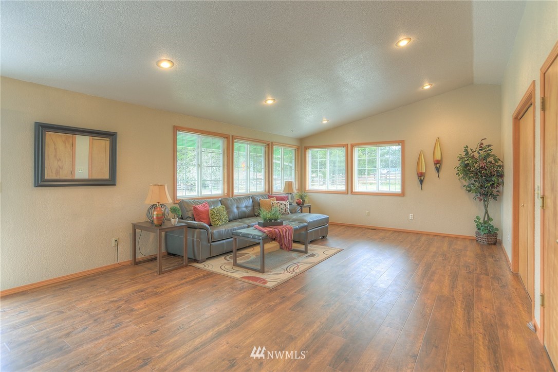 9333 Delphi Road Southwest Olympia, WA 98512 - Photo 6 of 25 Gallery Image 6